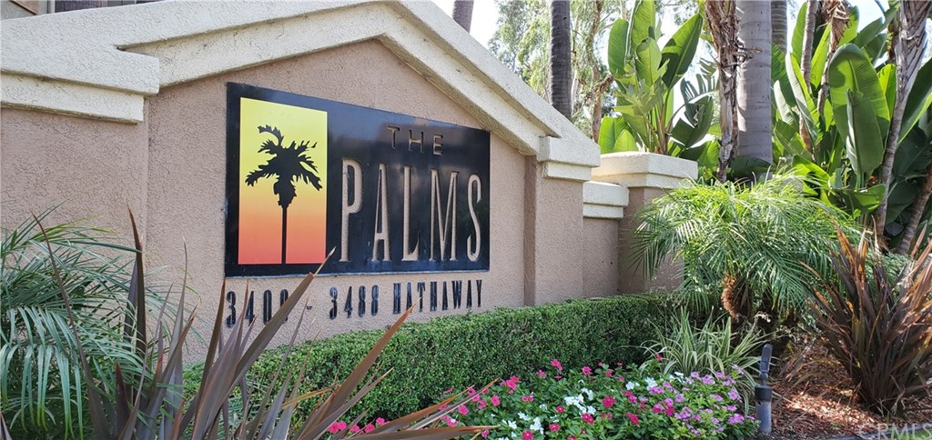 The PALMS...a wonderful community on the border of Long Beach and Signal Hill...about 20 blocks to the beach!!!