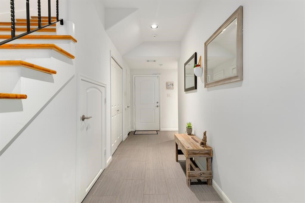 1841 Radcliffe Street Houston, TX 77007 - Photo 13 of 31 a view of a hallway with workspace