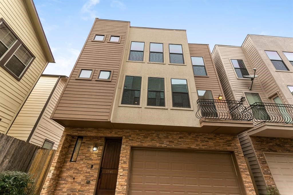 1841 Radcliffe Street Houston, TX 77007 - Photo 30 of 31 a front view of a building