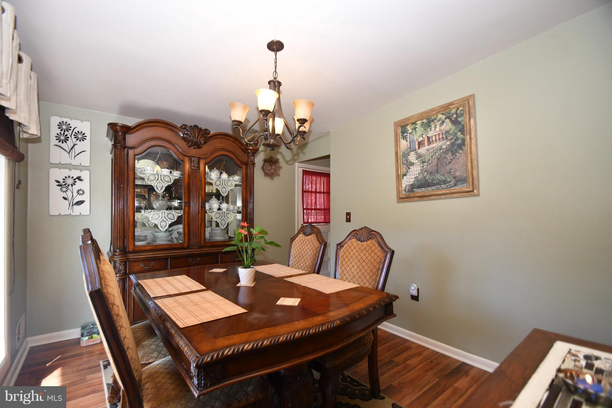 6823 Barnett Road Baltimore, MD 21239 - Photo 7 of 34 Dining Room