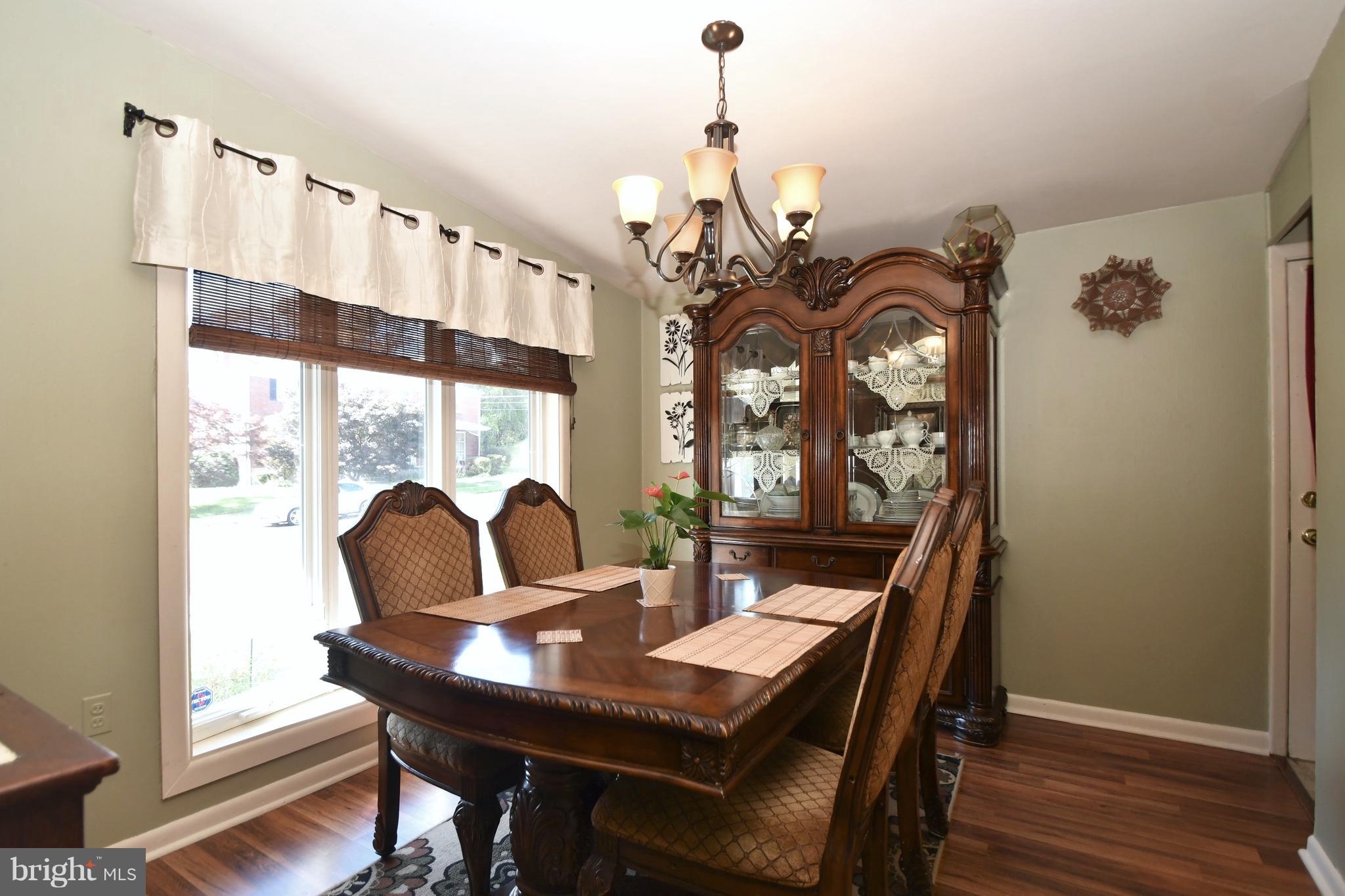 6823 Barnett Road Baltimore, MD 21239 - Photo 9 of 34 Dining Room