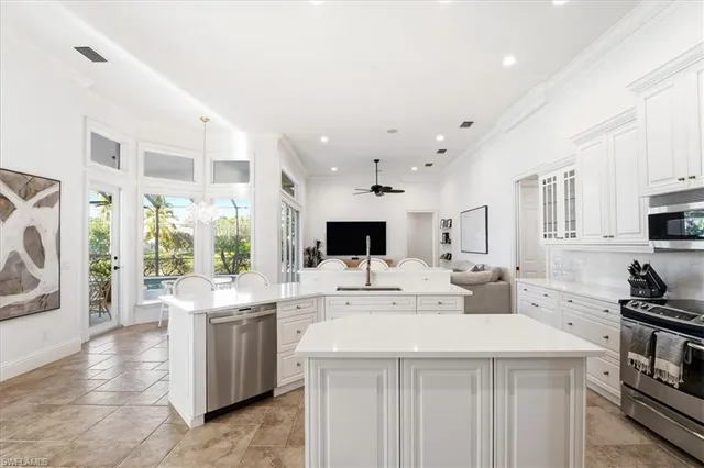 $1,345,000 | 4785 Kittiwake Court, Naples, FL 34119