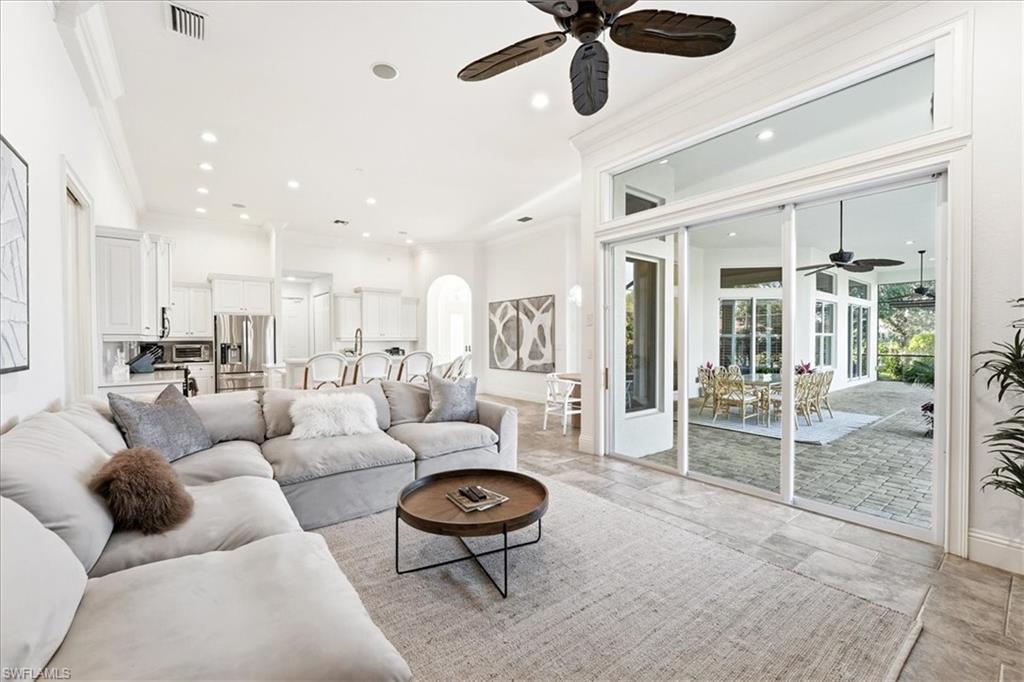 4785 Kittiwake Court Naples, FL 34119 - Photo 16 of 39