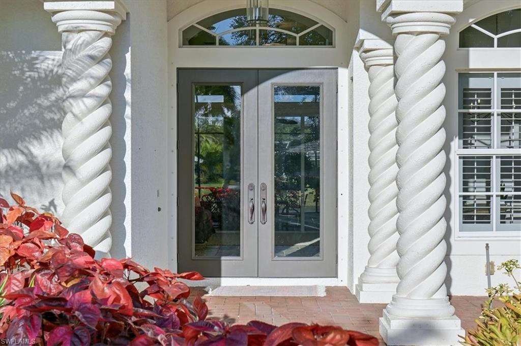 4785 Kittiwake Court Naples, FL 34119 - Photo 5 of 39