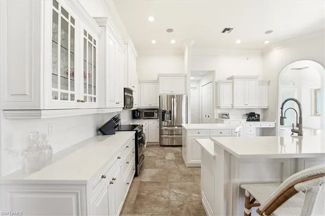 $1,345,000 | 4785 Kittiwake Court, Naples, FL 34119