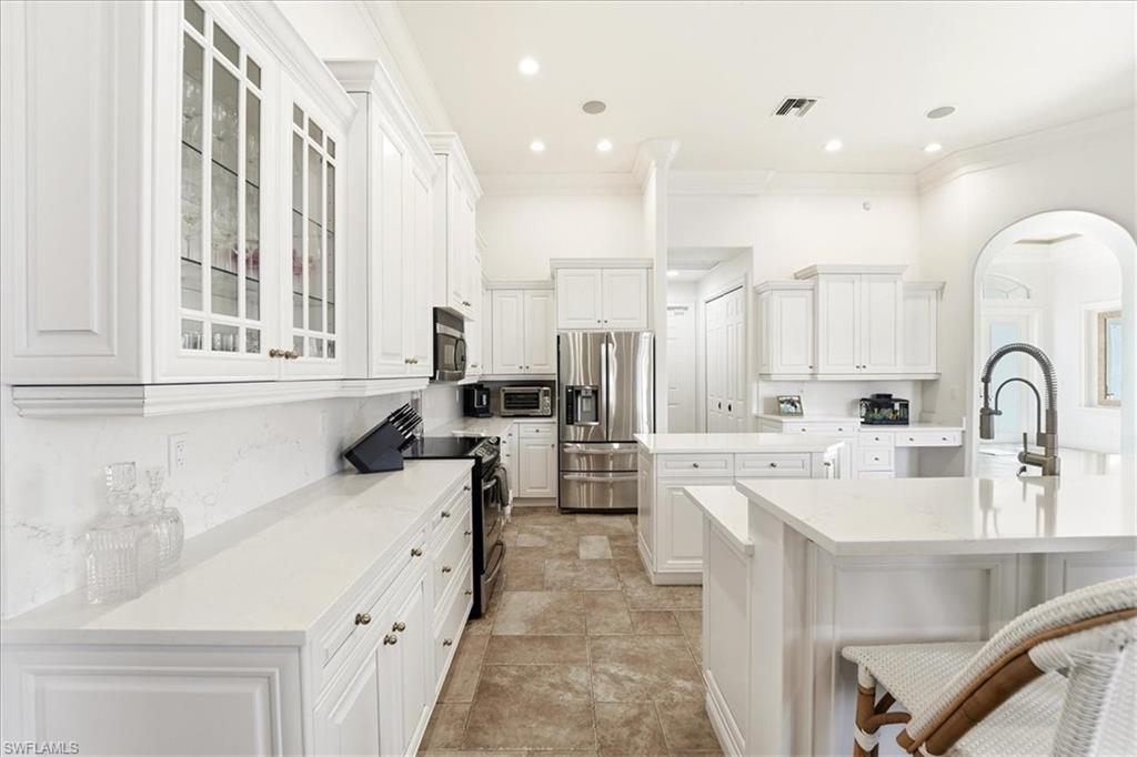 4785 Kittiwake Court Naples, FL 34119 - Photo 9 of 39