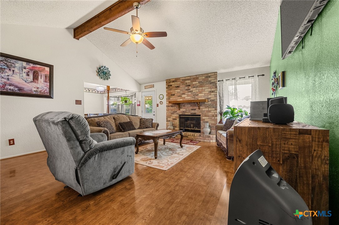 232 Thompson Circle Lorena, TX 76655 - Photo 7 of 35 Living Room