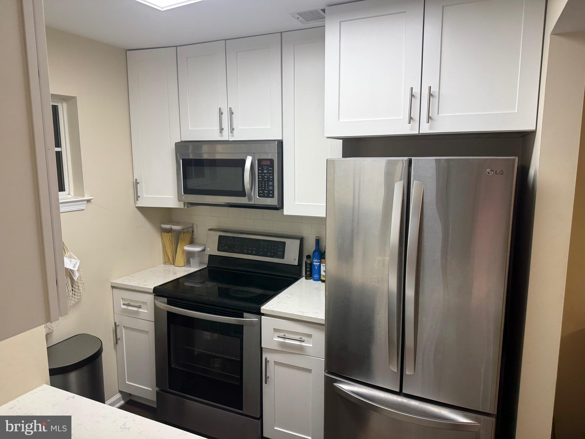 4126 Timber Log Way Fairfax, VA 22030 - Photo 4 of 10