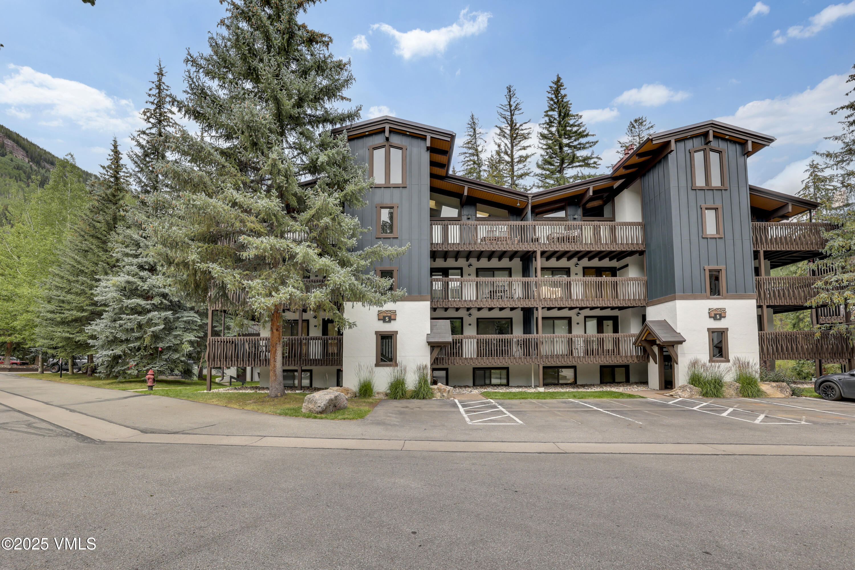4590 Vail Racquet Club Drive, Unit 9 Vail, CO 81657 - Photo 21 of 25 4Z4A2652