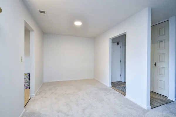 $206,500 | 478 Raintree Court, Unit 2B, Glen Ellyn, IL 60137