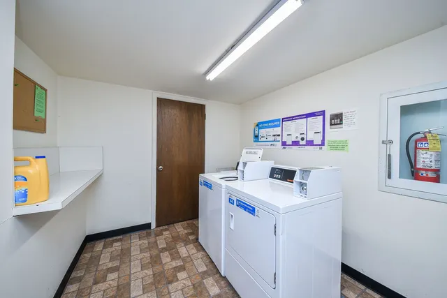 a view of utility room with washer and dryer
