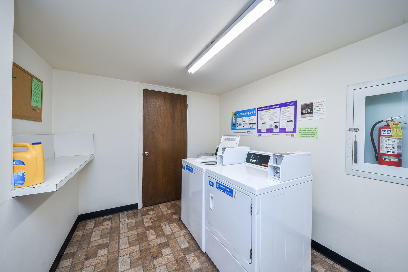 478 Raintree Court, Unit 2B Glen Ellyn, IL 60137 - Photo 9 of 16 a view of utility room with washer and dryer