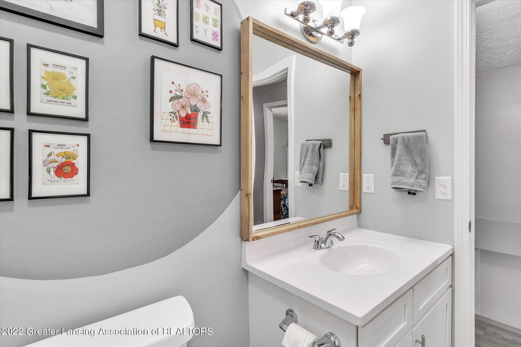 6626 Richard Road Lansing, MI 48911 - Photo 23 of 34 18-6626-Richard-Rd-WindowStill-Real-Esta