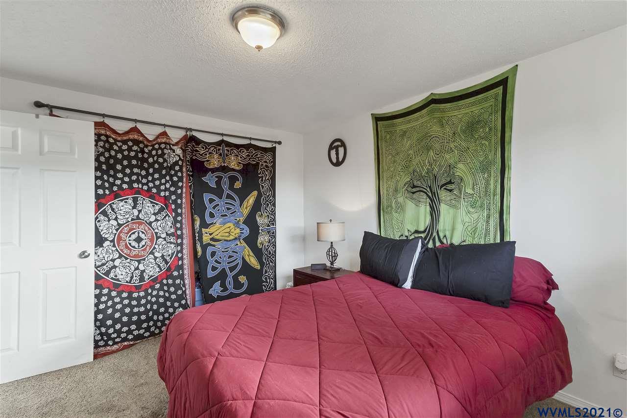 45946 River Loop Lyons, OR 97358 - Photo 13 of 20 Gallery Image 13