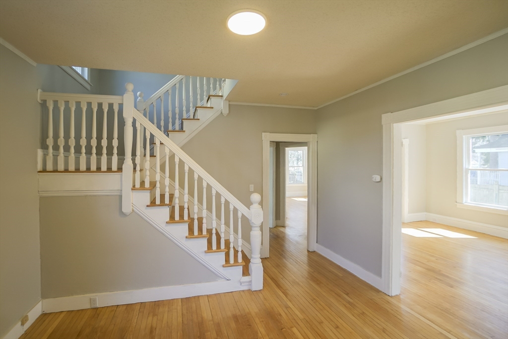 20 Alexander Street Framingham, MA 01702 - Photo 5 of 33