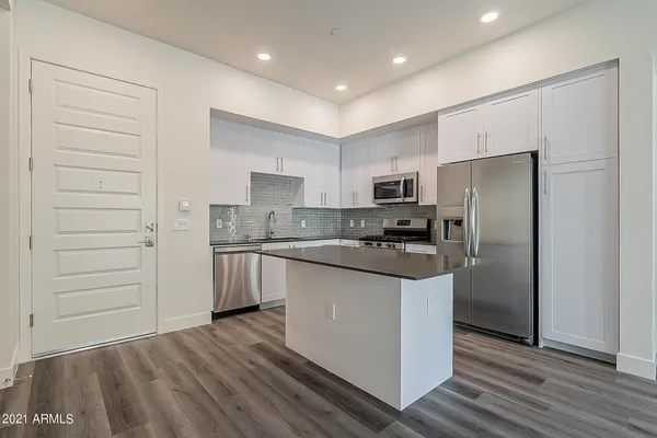 $1,925 | 7300 East Earll Drive, Unit 1016, Scottsdale, AZ 85251