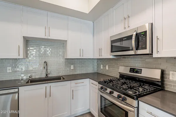 $1,925 | 7300 East Earll Drive, Unit 1016, Scottsdale, AZ 85251