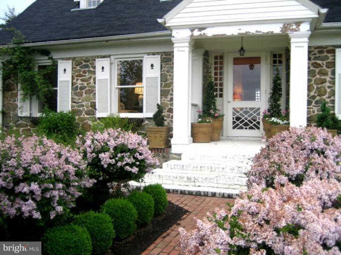 40694 Farm Market Road Leesburg, VA 20176 - Photo 23 of 30 a view of a entryway front of house