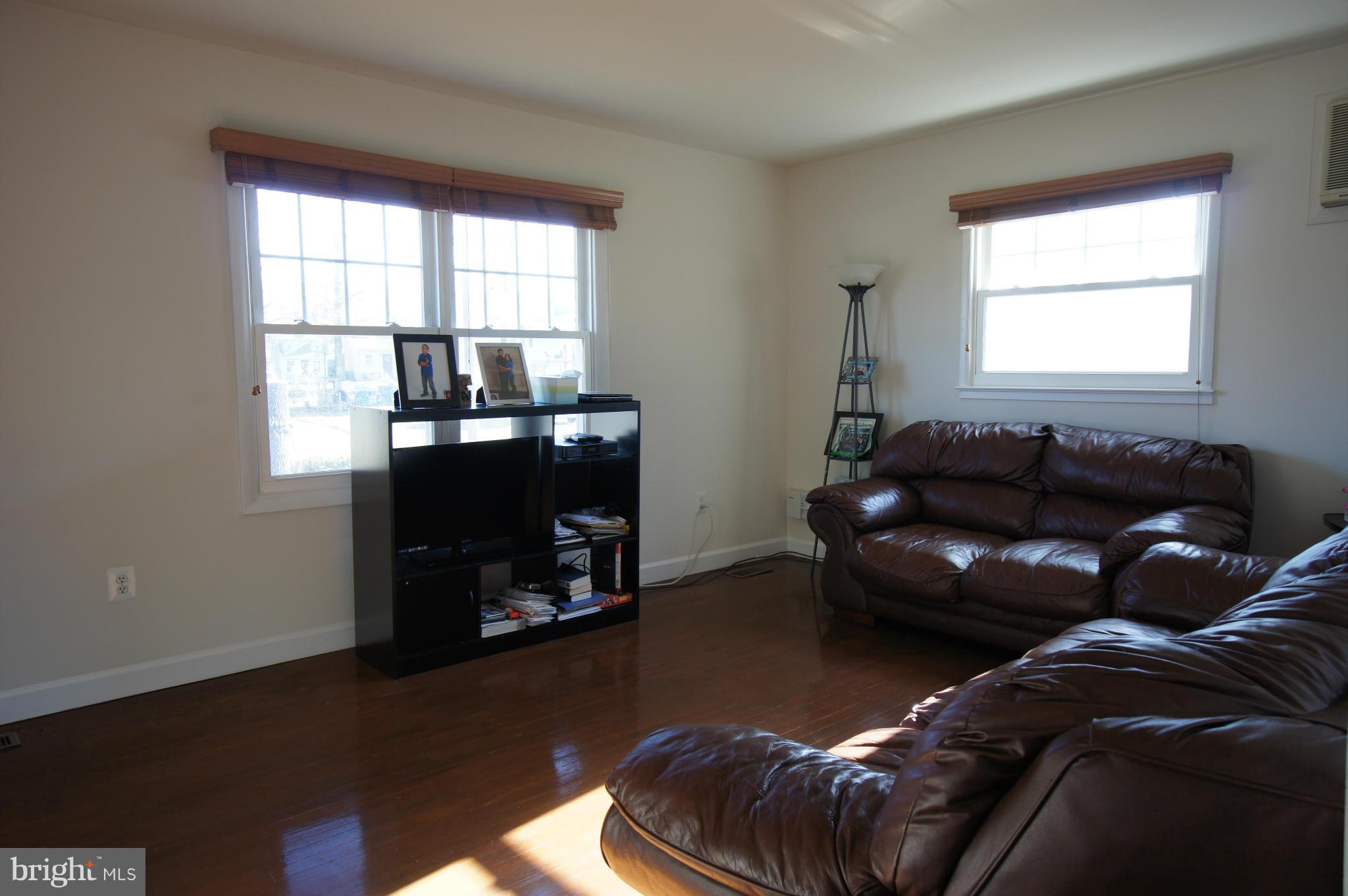 9412 Blackstone Road Manassas, VA 20110 - Photo 8 of 21 Family Room