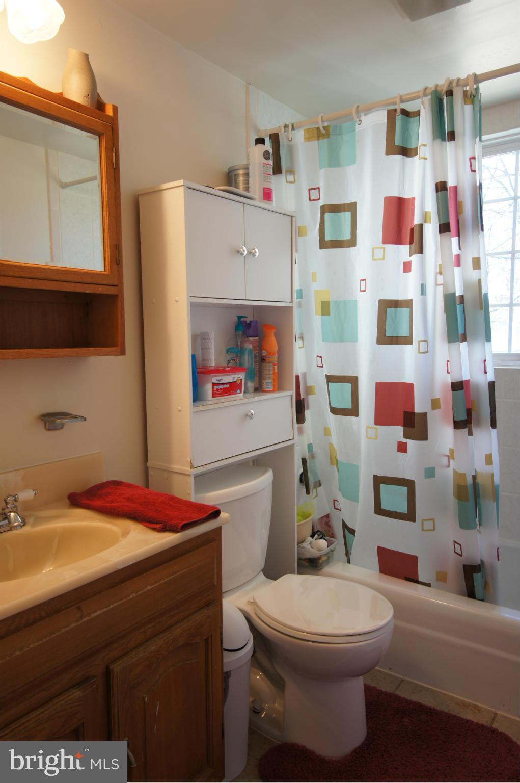 9412 Blackstone Road Manassas, VA 20110 - Photo 9 of 21 Bath