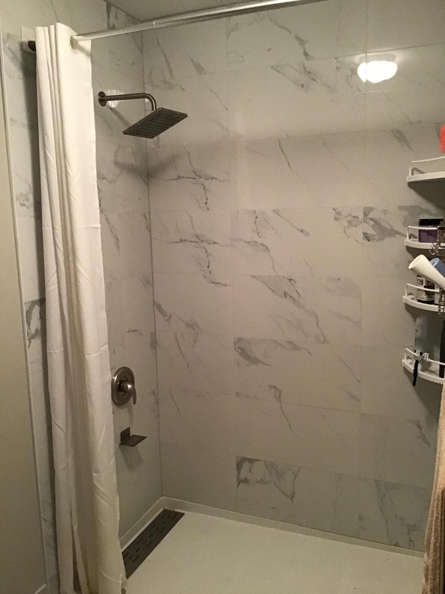 2753 Southeast Birmingham Drive Stuart, FL 34994 - Photo 17 of 22 A59429CA-3F6F-4A8A-9EF9-7991082697EE