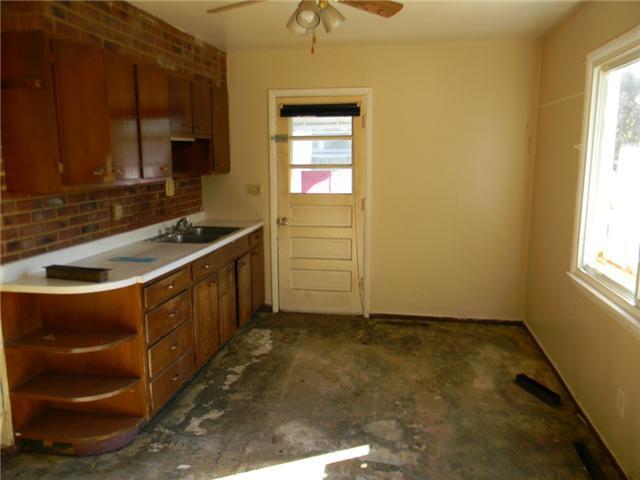 1656 Case Road Columbus, OH 43224 - Photo 3 of 14