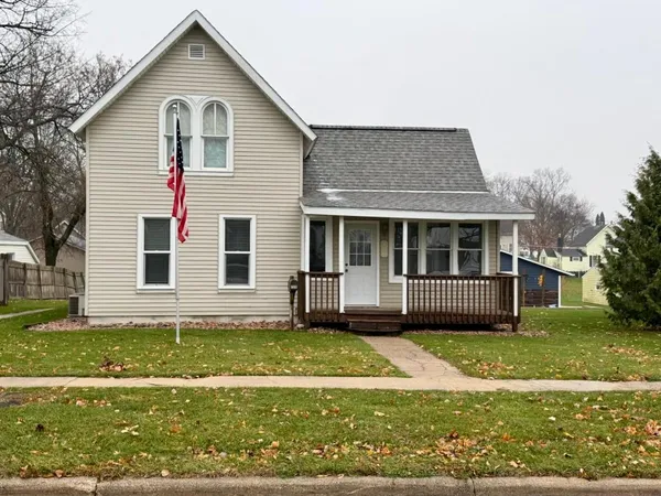 $204,000 | 409 Center Avenue, Spring Valley, MN 55975