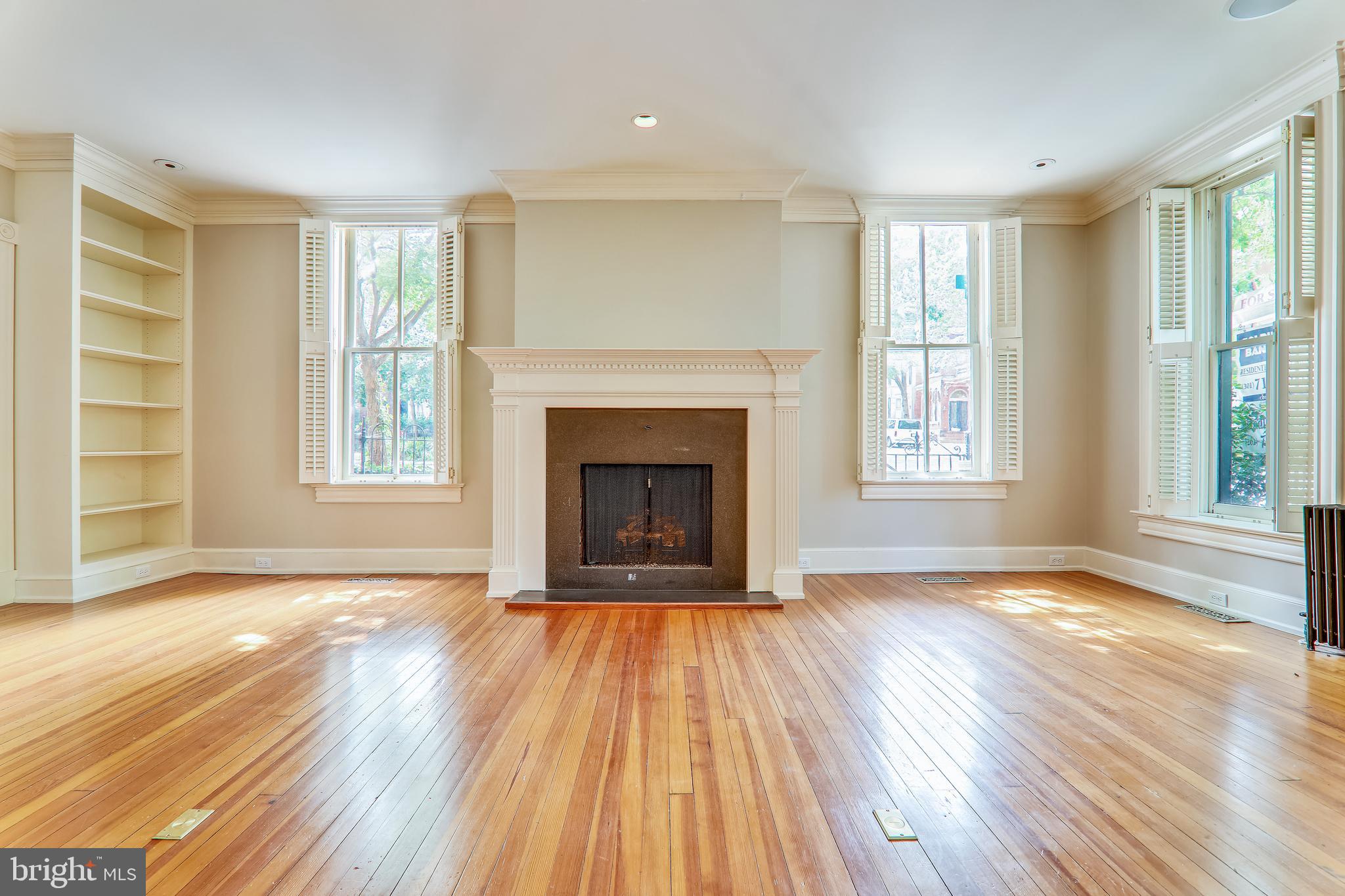 3340 N Street Northwest Washington, DC 20007 - Photo 3 of 31 Living Room