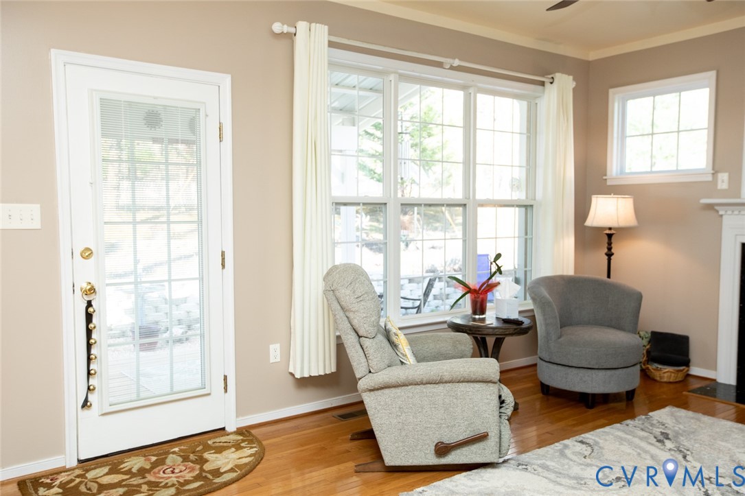 110 Jesse's Way Farmville, VA 23901 - Photo 25 of 56 a living room with furniture and a window