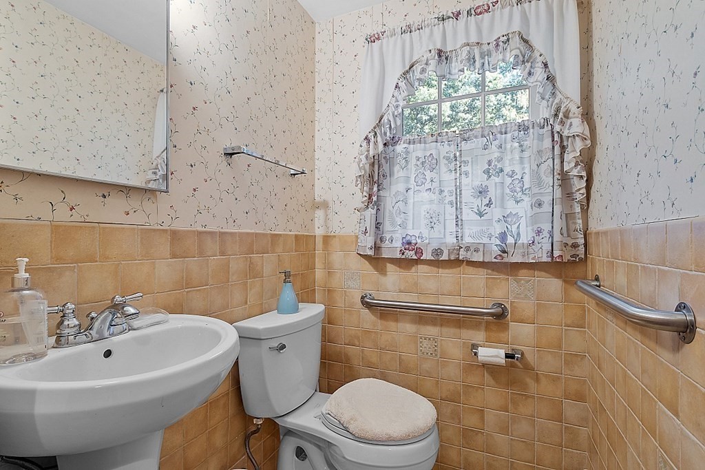 86 Shagbark Road Concord, MA 01742 - Photo 12 of 30