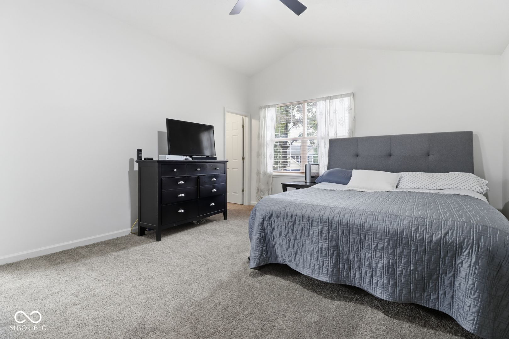 3211 Waterloo Circle Indianapolis, IN 46268 - Photo 12 of 21