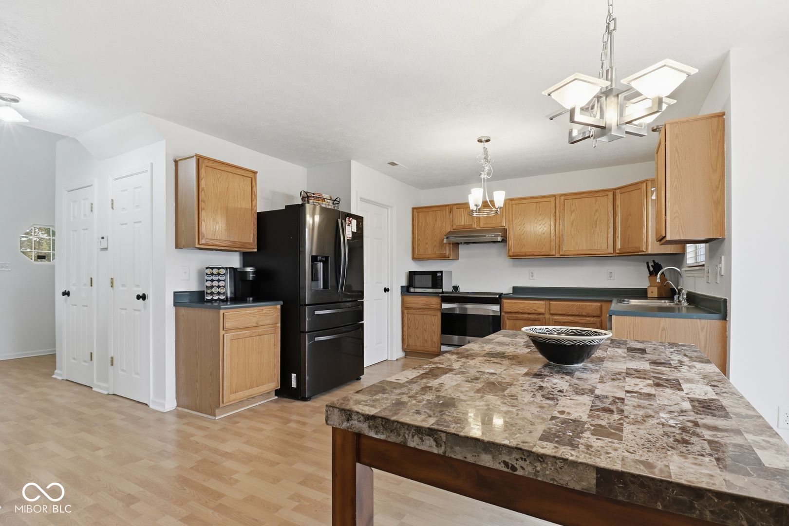 3211 Waterloo Circle Indianapolis, IN 46268 - Photo 5 of 21