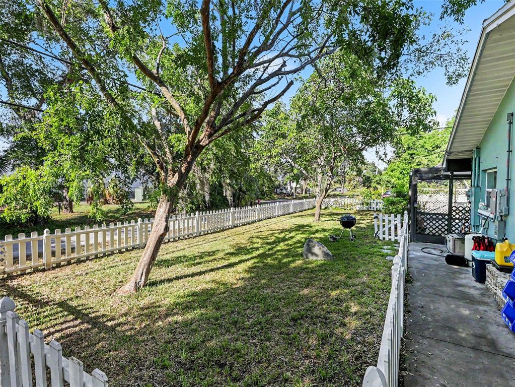 415 Oakmount Road Clearwater, FL 33765 - Photo 24 of 26