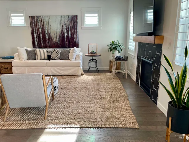 $3,500 | 55 North Caracaras Way, Eagle, ID 83616