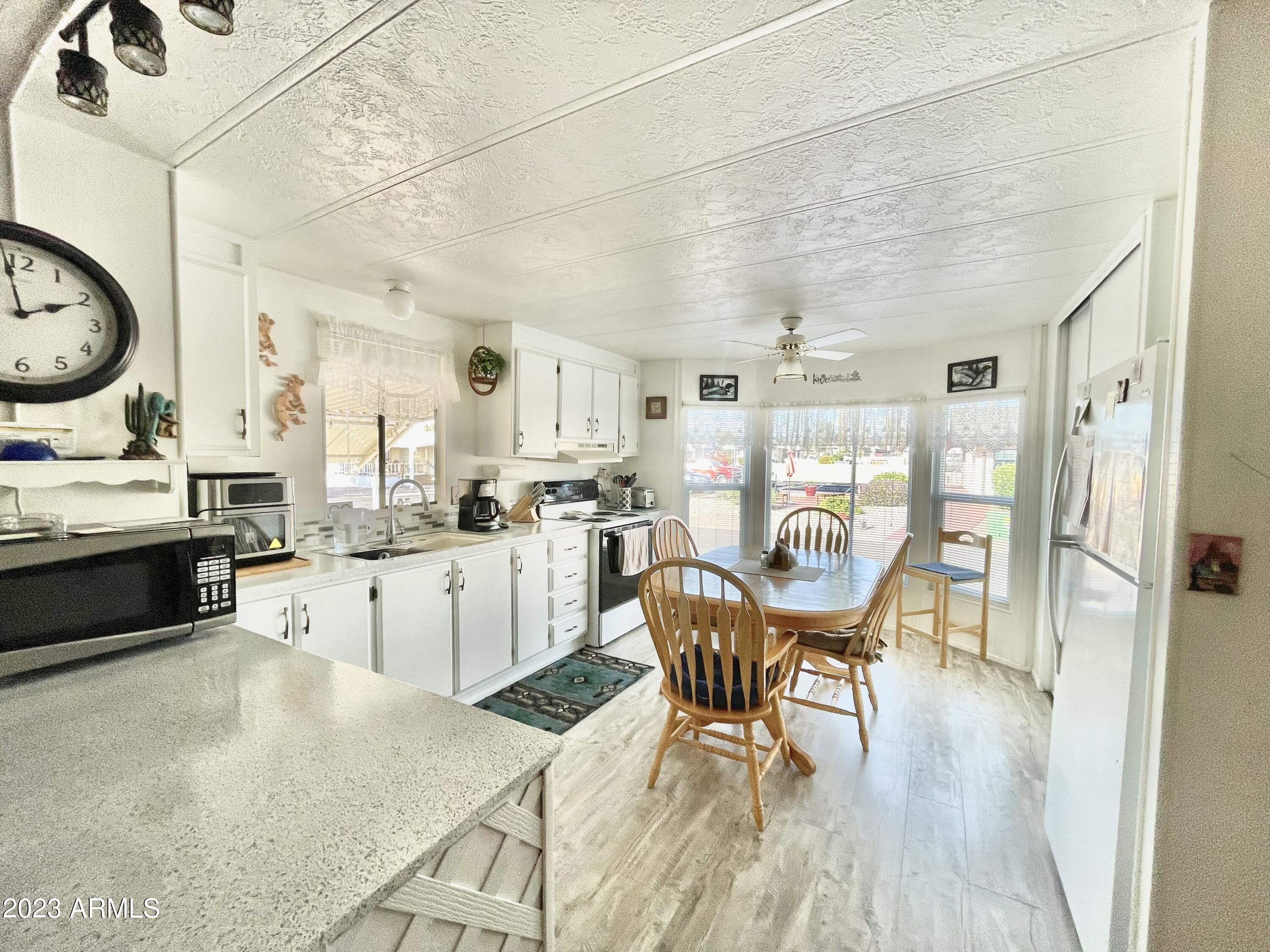 652 South Ellsworth Road, Unit 88 Mesa, AZ 85208 - Photo 8 of 32 PUEBLO88KITCHEN