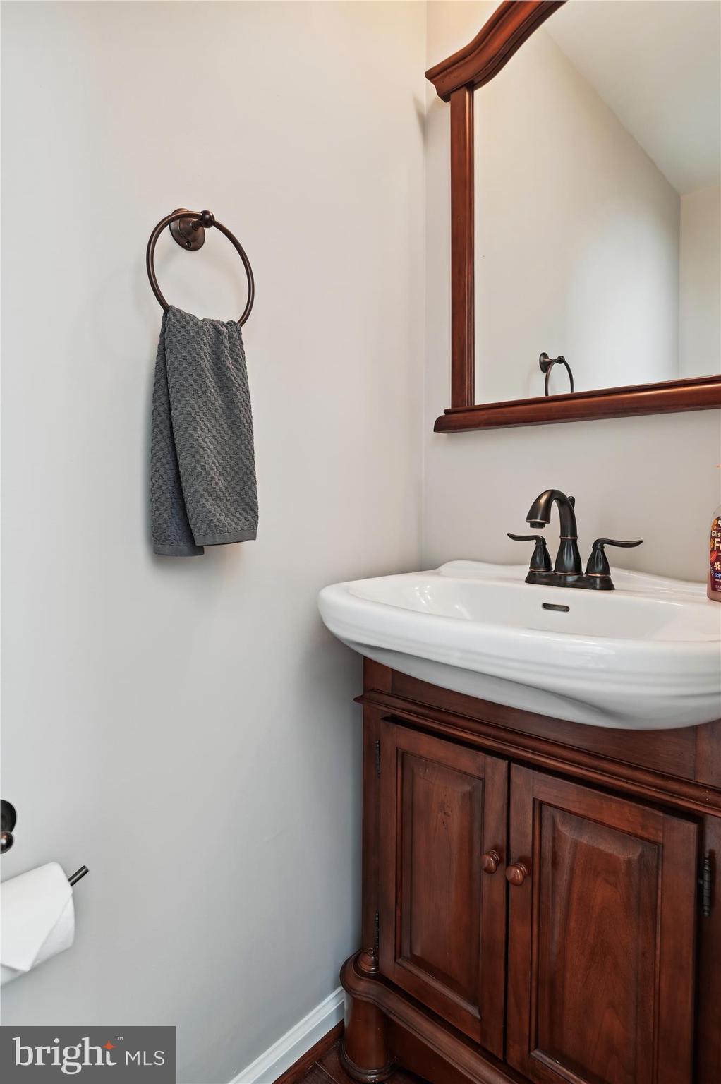 304 Highview Road Tracys Landing, MD 20779 - Photo 27 of 95 Powder Room