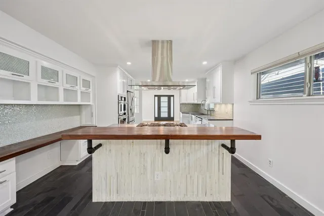 $740,000 | 9918 Coldwater Circle, Dallas, TX 75228