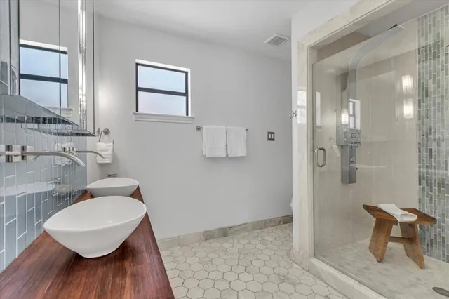 $740,000 | 9918 Coldwater Circle, Dallas, TX 75228