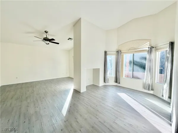 $2,795 | 3889 Palm Island Court, Las Vegas, NV 89147