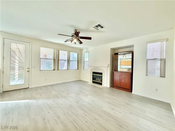 $2,795 | 3889 Palm Island Court, Las Vegas, NV 89147