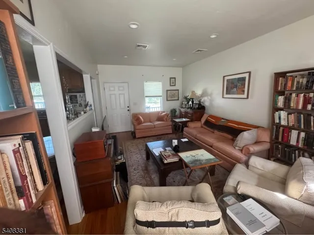 $2,400 | 27 Broad Street, Flemington, NJ 08822