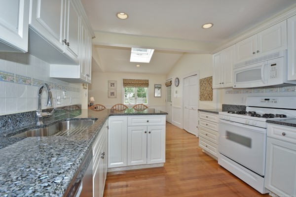 24 Chesterfield Road Milton, MA 02186 - Photo 4 of 18 Gallery Image 4