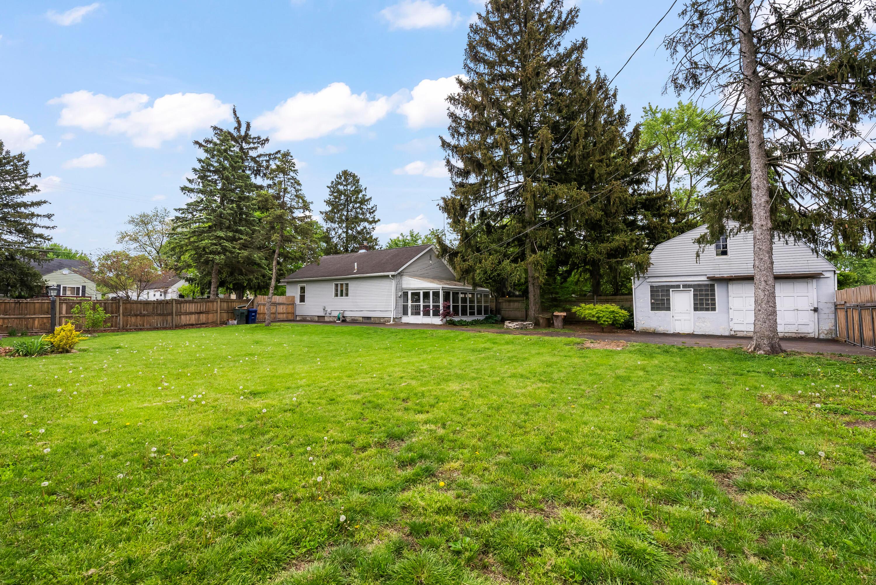 3189 McGuffey Road Columbus, OH 43224 - Photo 30 of 40 DSC00940