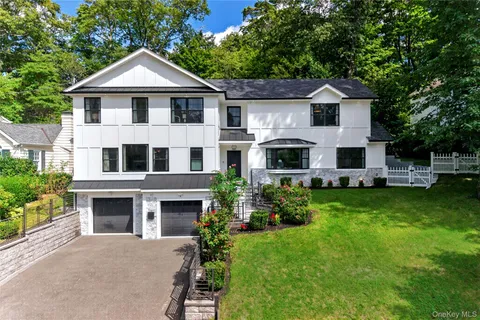 $2,398,000 | 10 Chelsea Drive, Port Washington, NY 11050