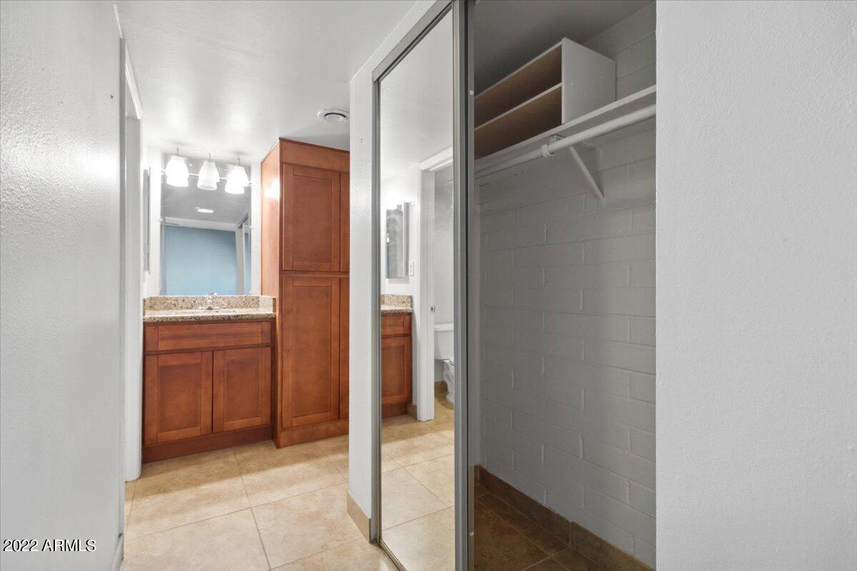 4041 East Camelback Road, Unit 5 Phoenix, AZ 85018 - Photo 15 of 16 12-IMG_8635