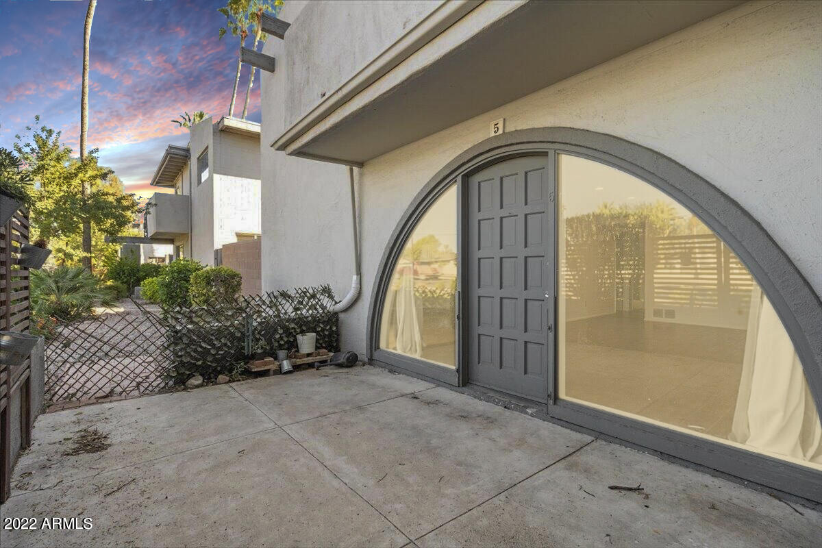 4041 East Camelback Road, Unit 5 Phoenix, AZ 85018 - Photo 3 of 16 4041 E. Camelback # 5 BB 1 # 1