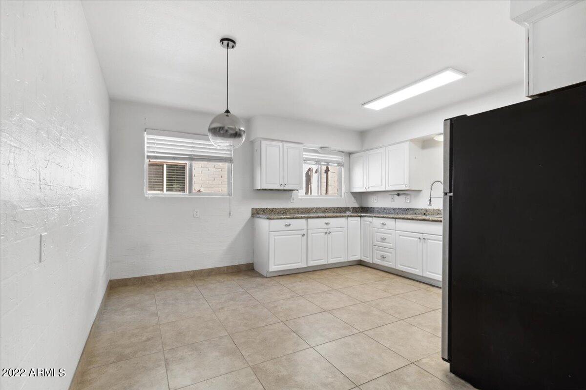 4041 East Camelback Road, Unit 5 Phoenix, AZ 85018 - Photo 6 of 16 03-IMG_8596