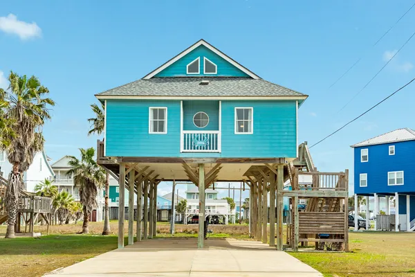 a view of deck with patio