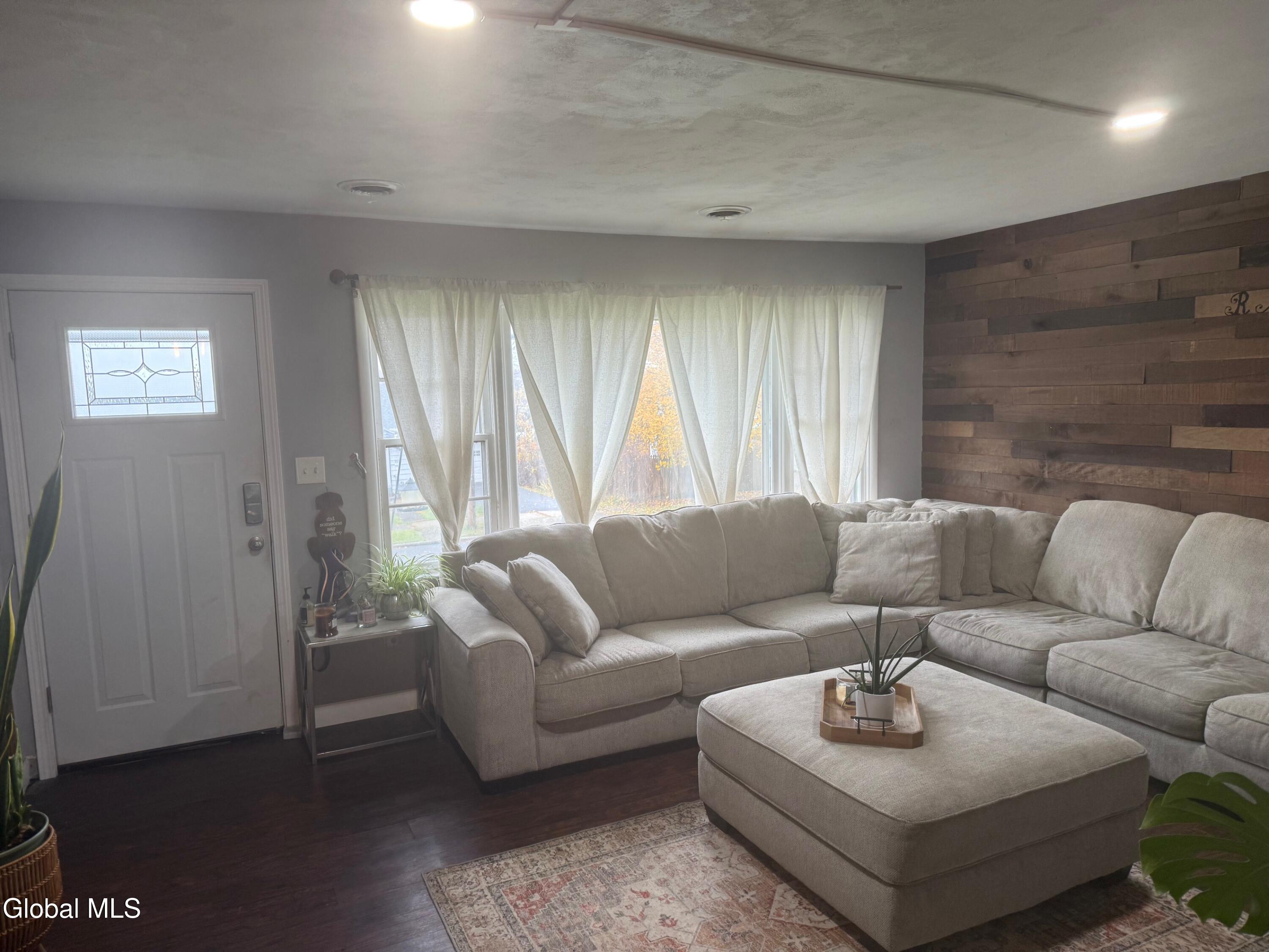 752 7th Avenue Troy, NY 12182 - Photo 3 of 32 IMG_3057