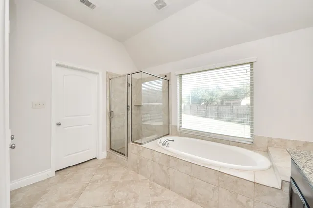 $2,600 | 2429 Lost Bridge Lane, Pearland, TX 77584